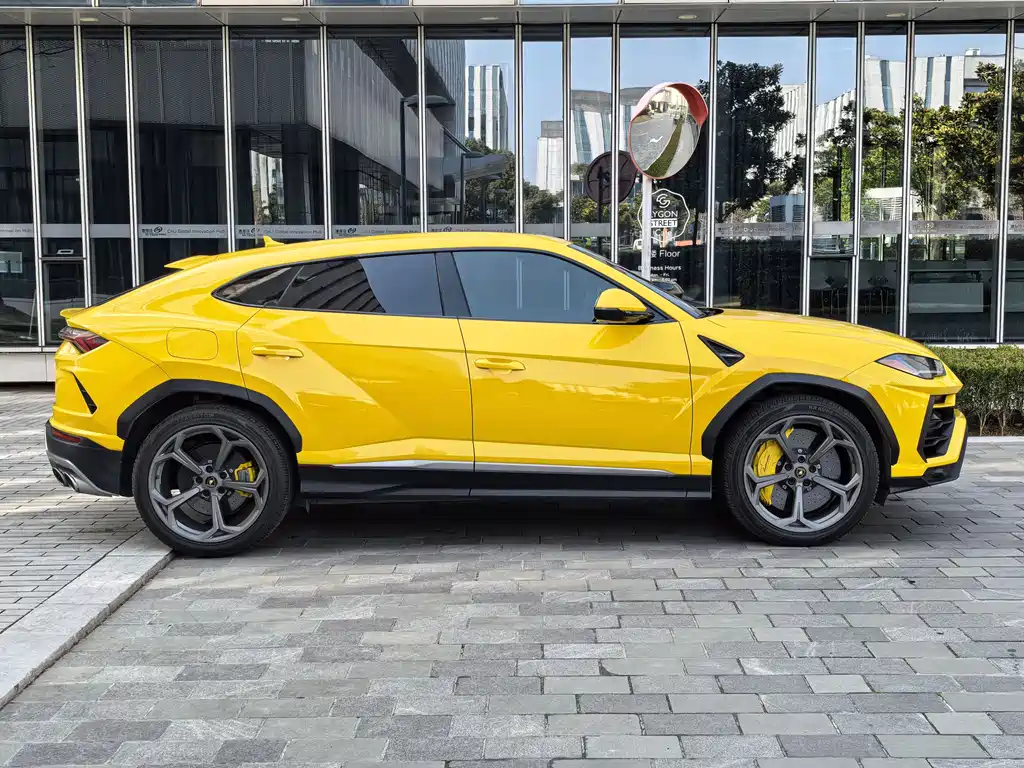 Lamborghini Urus 2023 — фото 5