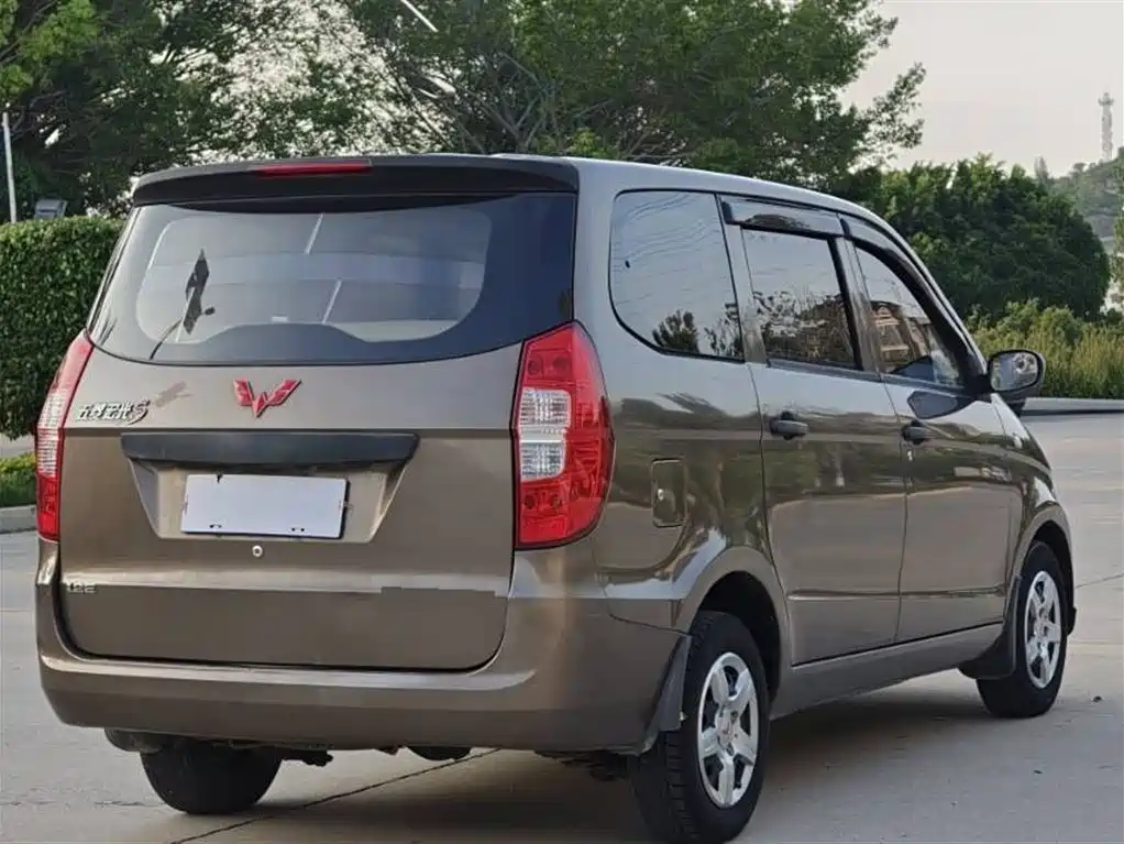 Wuling Hongguang 2017 — фото 6