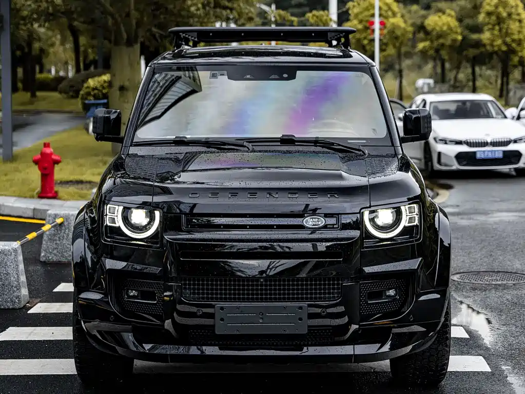 Land Rover Defender 2023 — фото 2