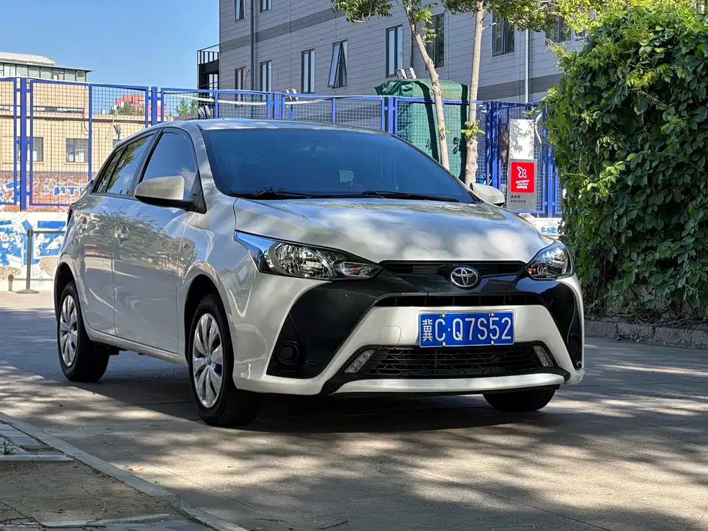 Toyota Yaris L 2017 — фото 3
