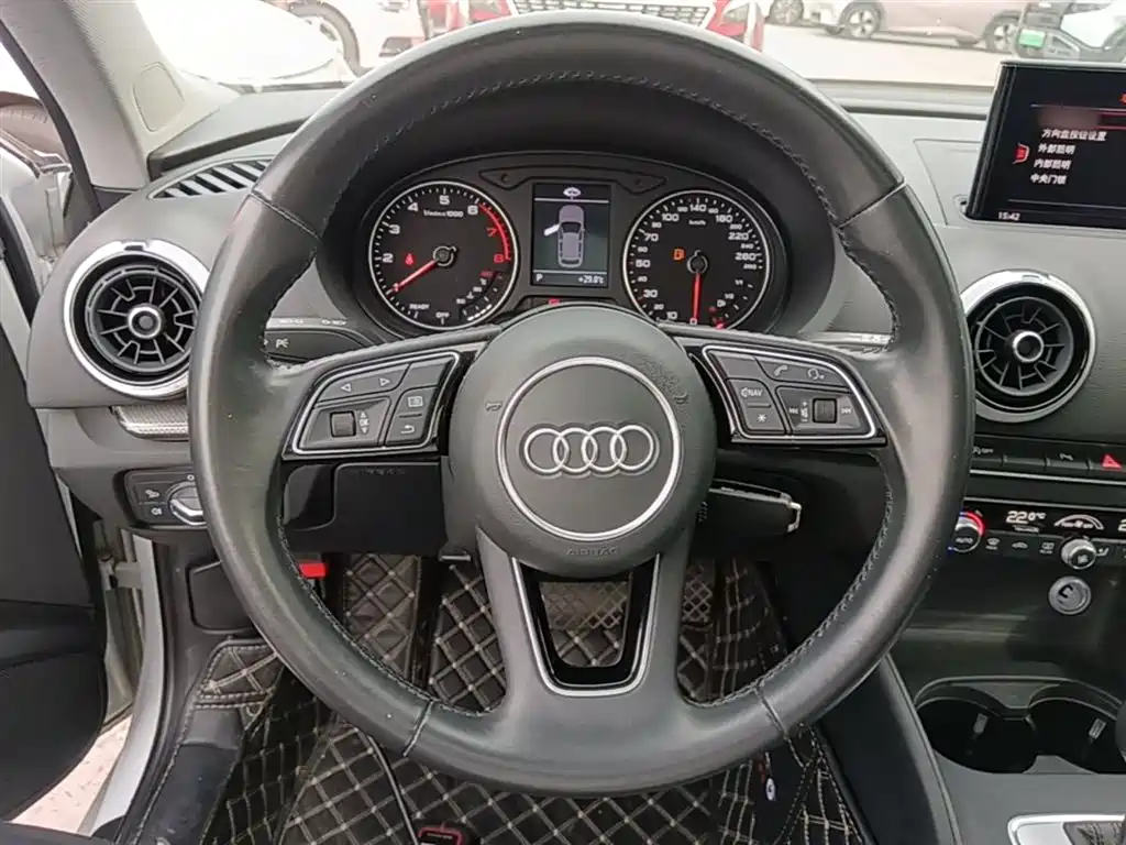 Audi A3 2018 — фото 11