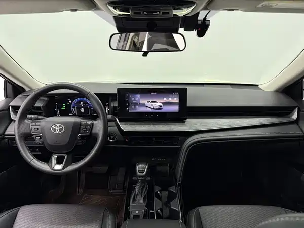 Toyota Camry 2025