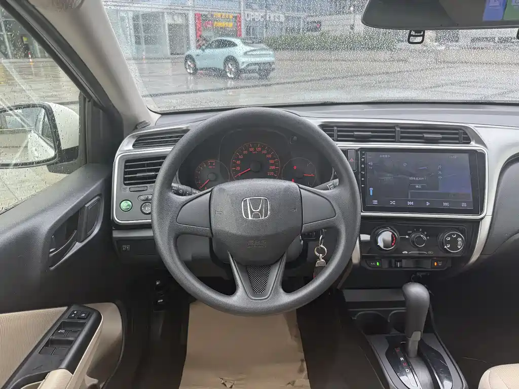 Honda City 2017 — фото 10