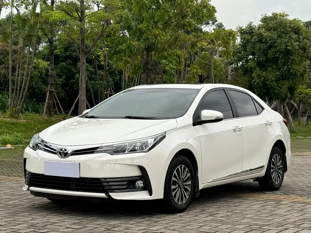 Toyota Corolla 2019 — фото 1