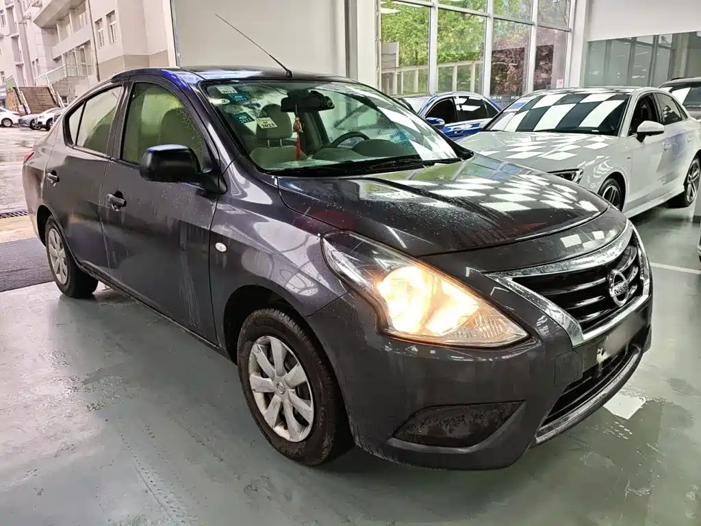 Nissan Sunny 2015 — фото 4