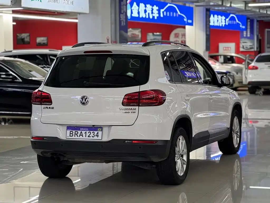 Volkswagen Tiguan 2018 — фото 12
