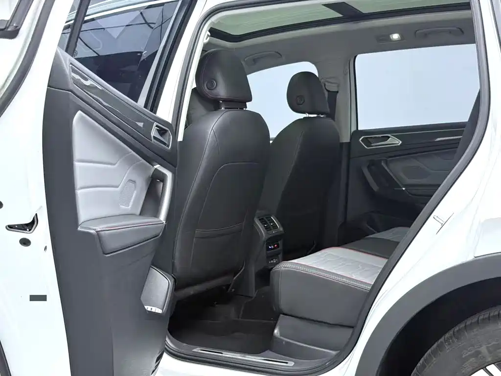 Volkswagen Tiguan L 2024