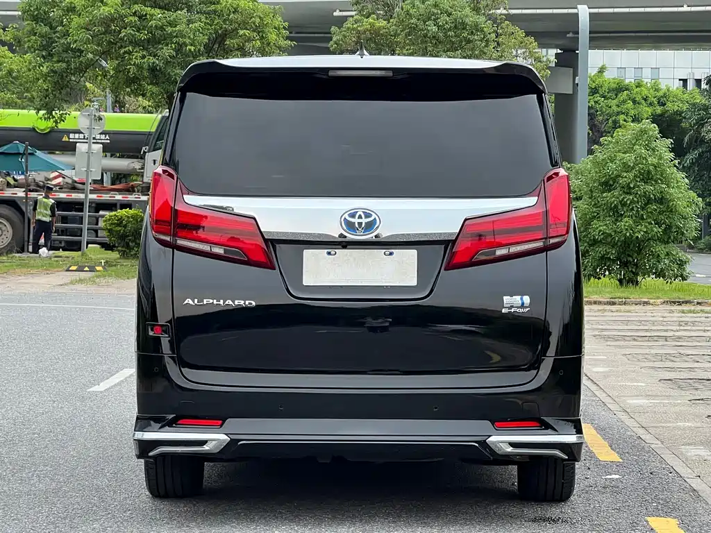 Toyota Alphard 2021 — фото 6