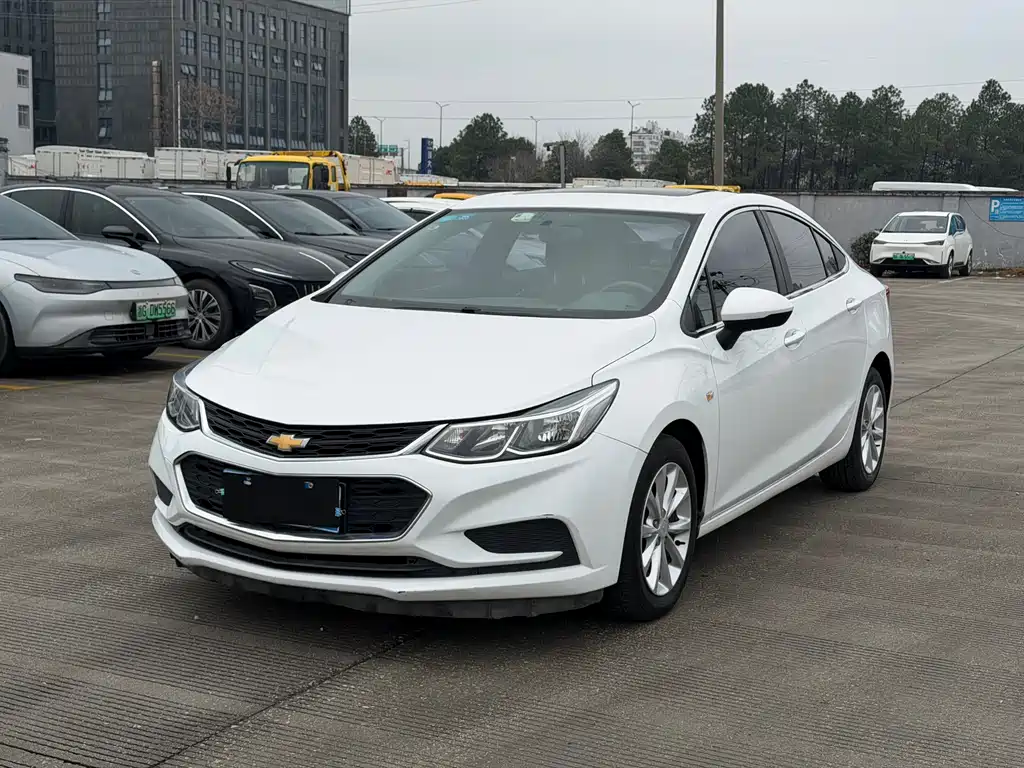 Chevrolet Cruze 2018 — фото 1