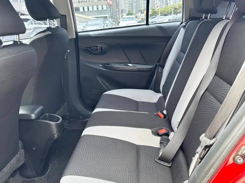 Toyota Yaris L 2020