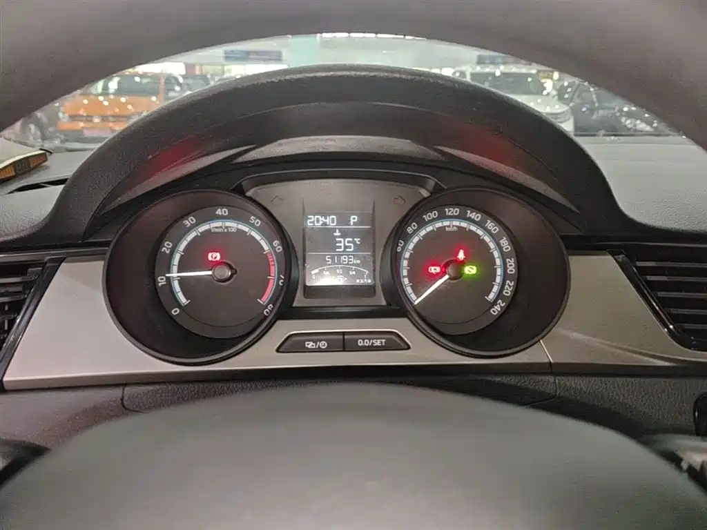 Skoda Rapid Spaceback 2020 — фото 12