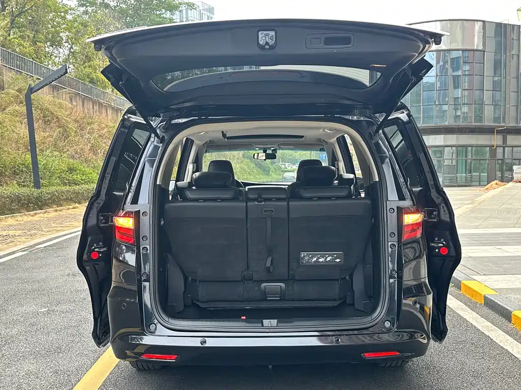 Honda Odyssey 2018 — фото 15