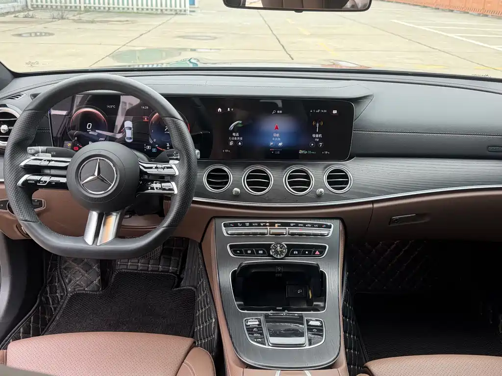 Mercedes-Benz E-Class 2022 — фото 13