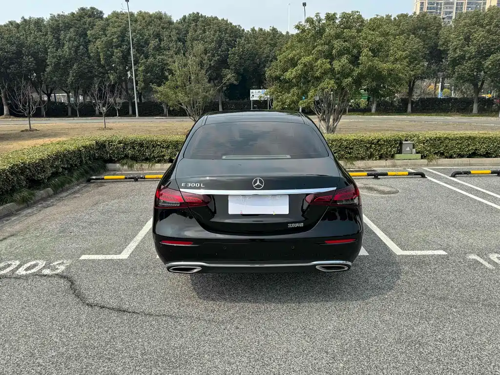 Mercedes-Benz E-Class 2023