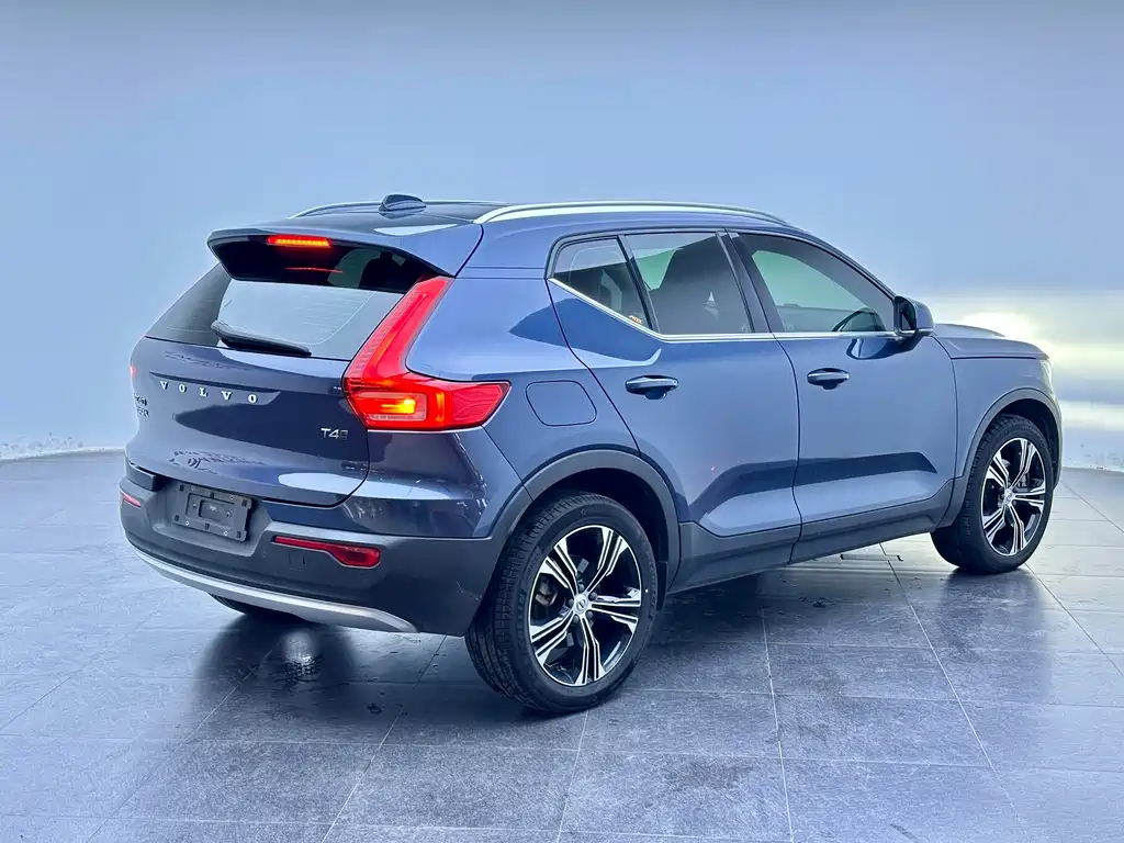 Volvo XC40 2021 — фото 18