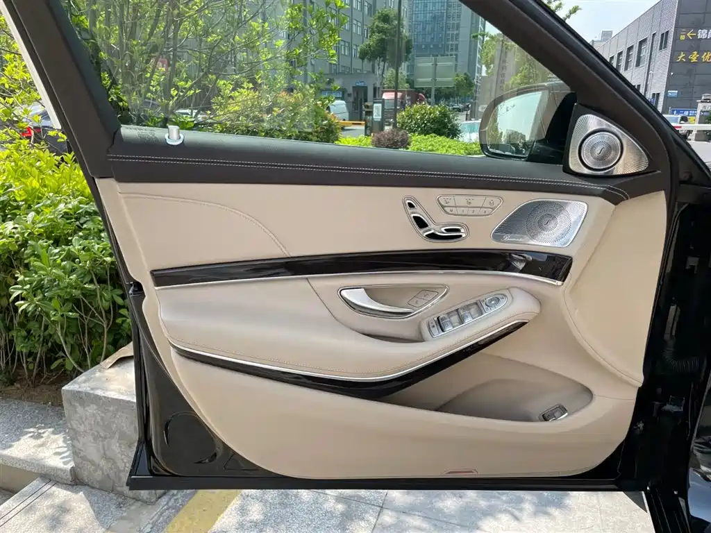 Mercedes-Benz Maybach S-Class 2020 — фото 10