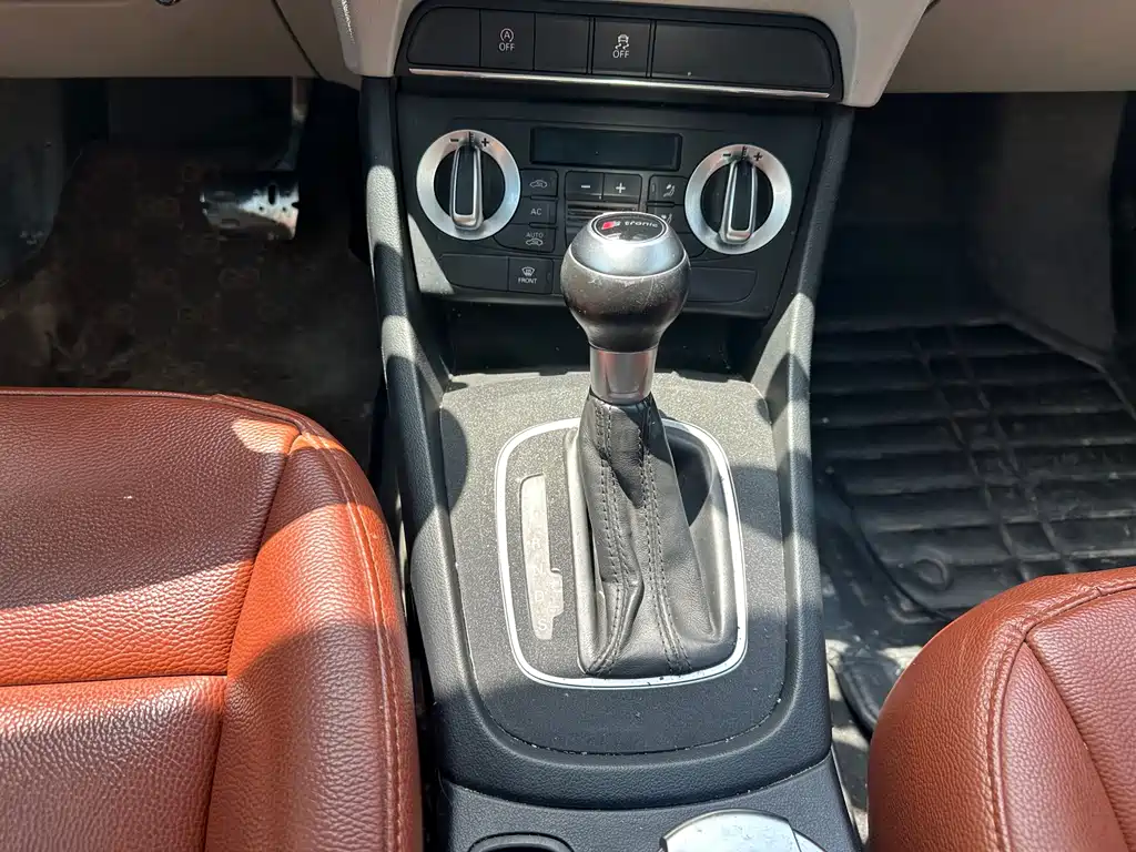 Audi Q3 2013 — фото 10