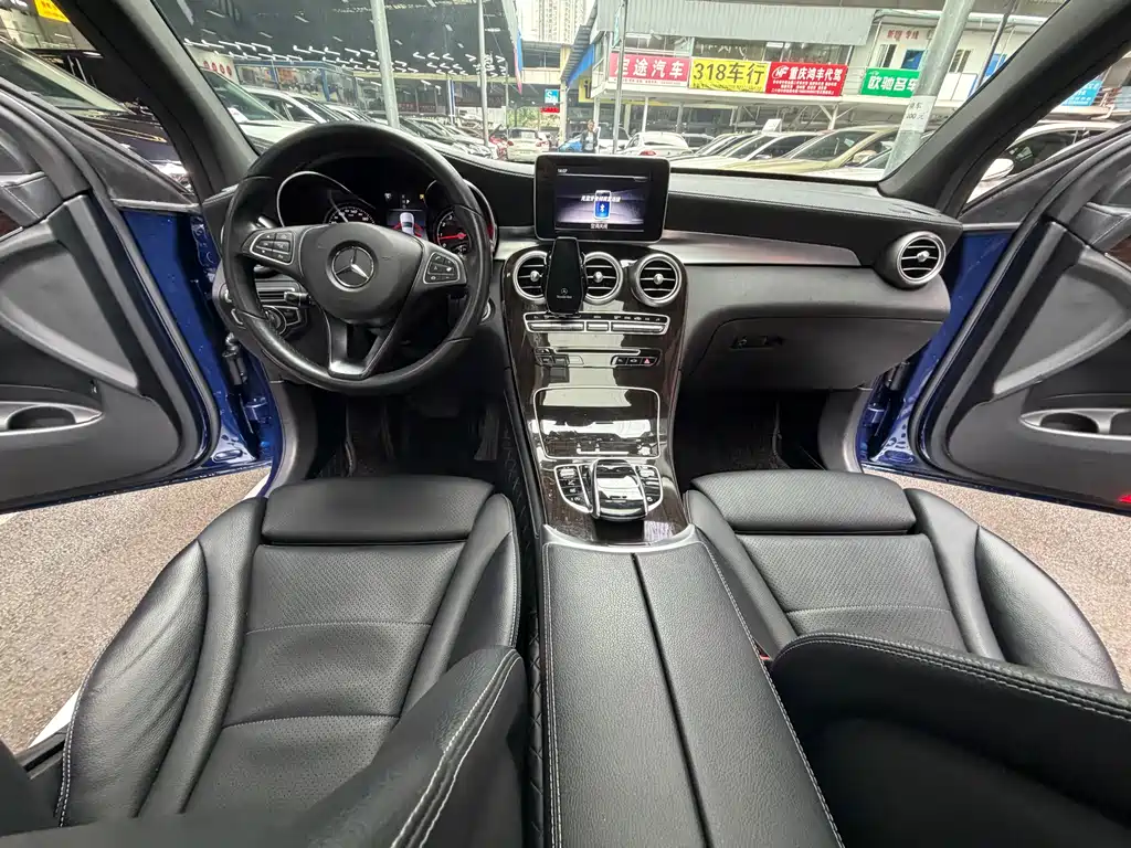 Mercedes-Benz GLC 2018 — фото 17