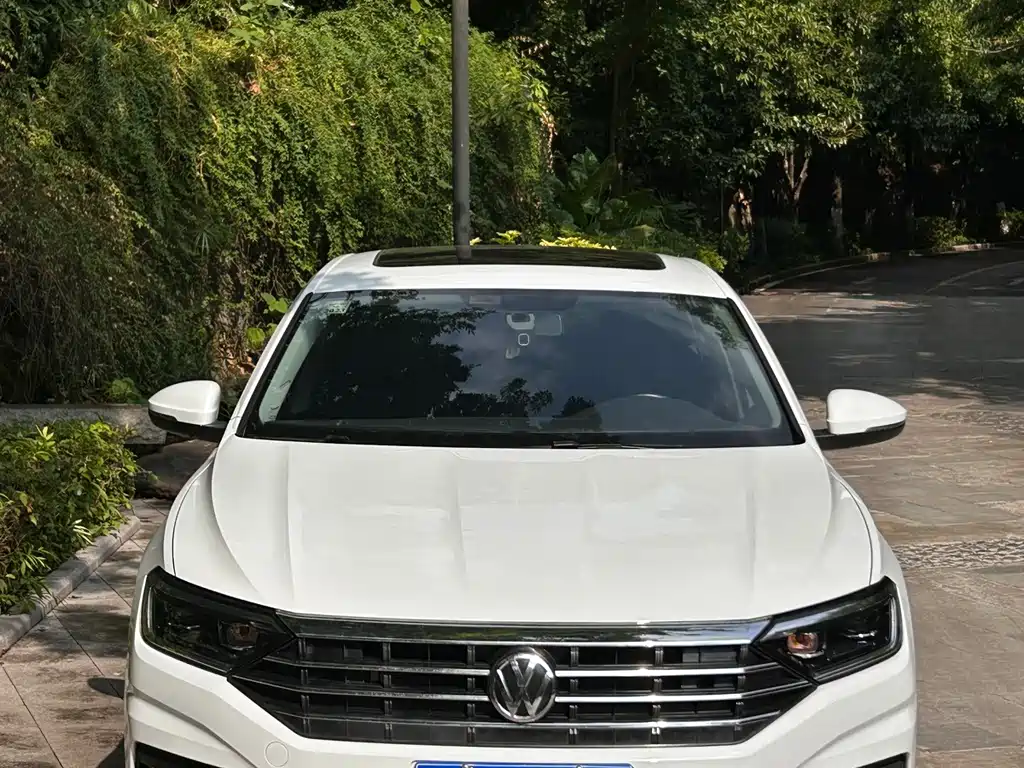 Volkswagen Sagitar 2019