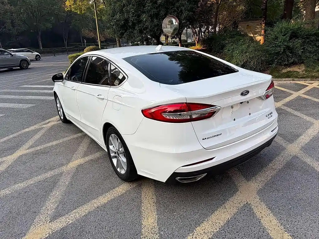 Ford Mondeo 2021 — фото 9