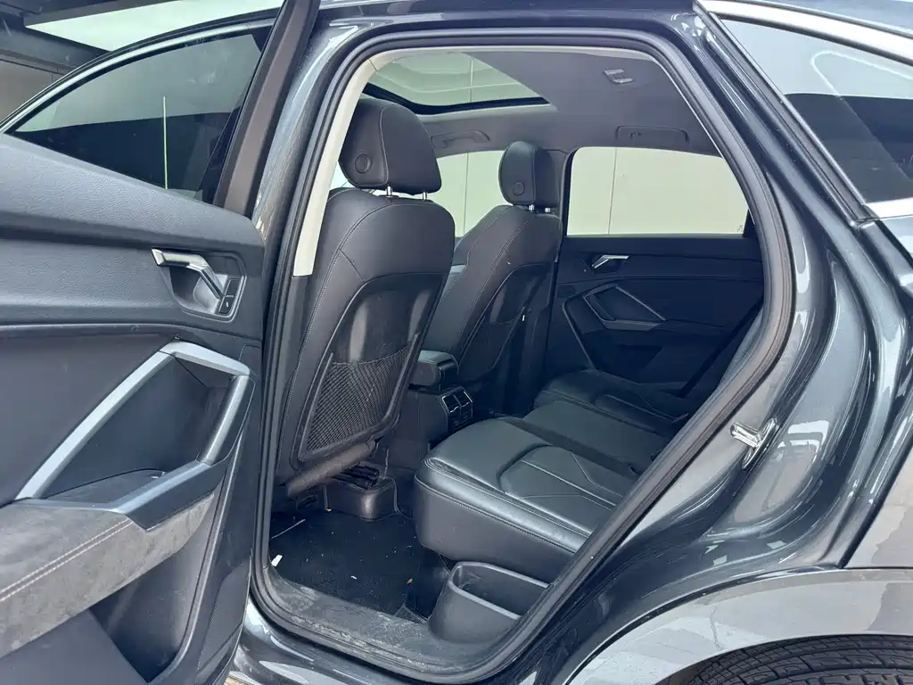 Audi Q3 Sportback 2022 — фото 8