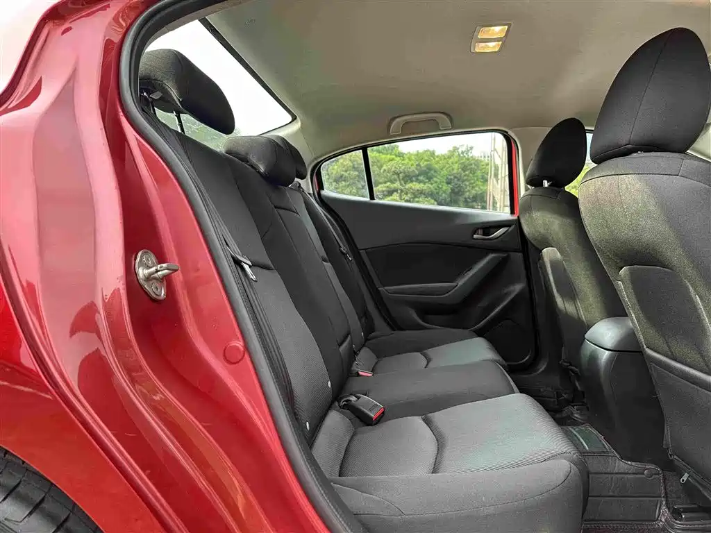 Mazda 3 Axela 2019 — фото 19