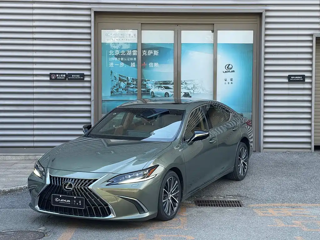 Lexus ES 2023 — фото 13