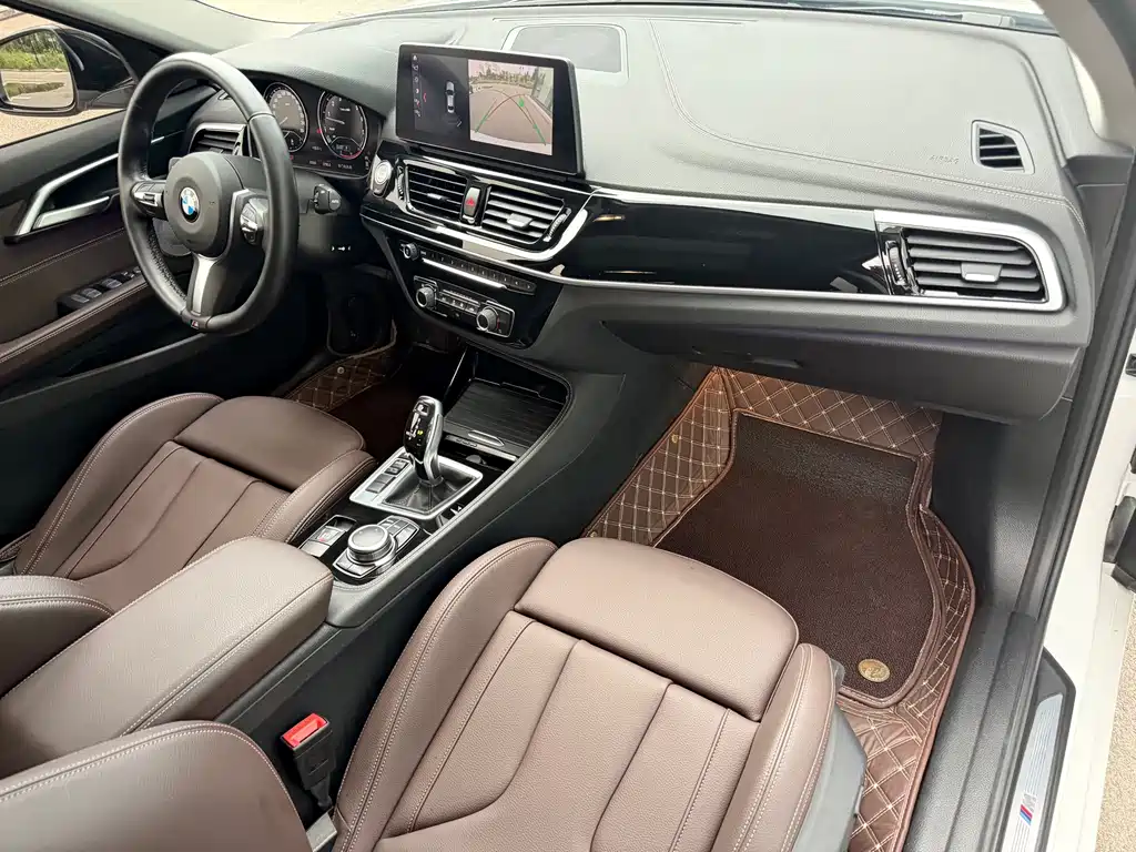 BMW 1 Series 2023 — фото 18