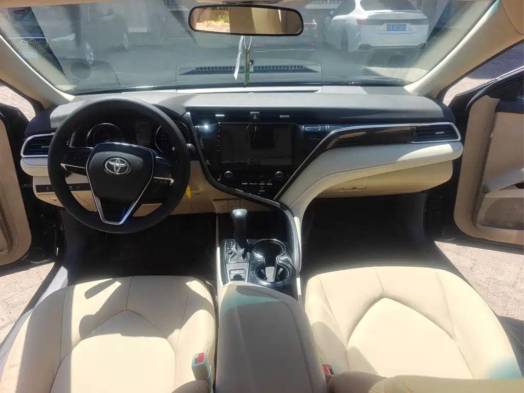 Toyota Camry 2020 — фото 14
