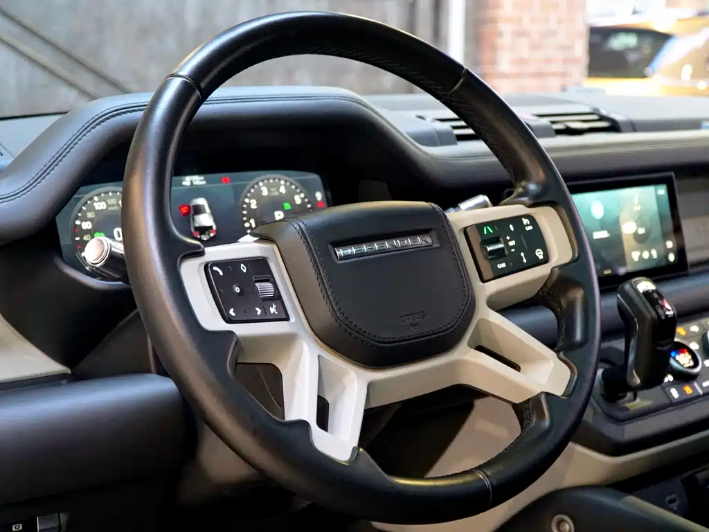 Land Rover Defender 2022 — фото 17
