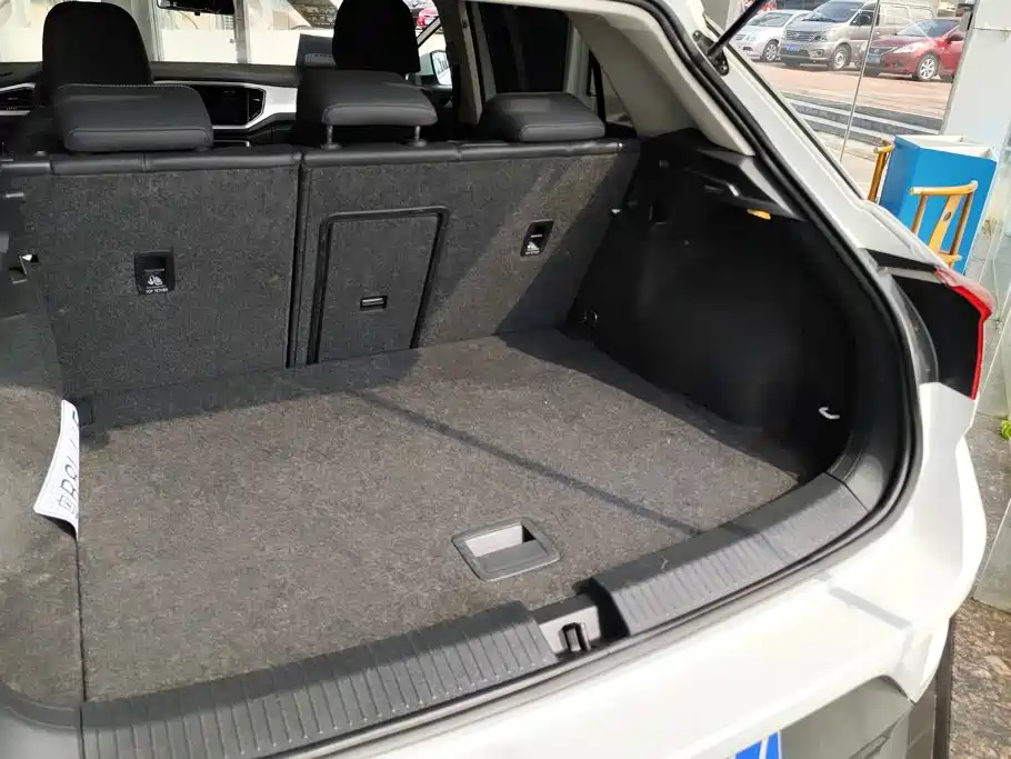 Volkswagen T-Roc 2023