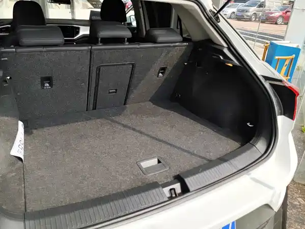 Volkswagen T-Roc 2023