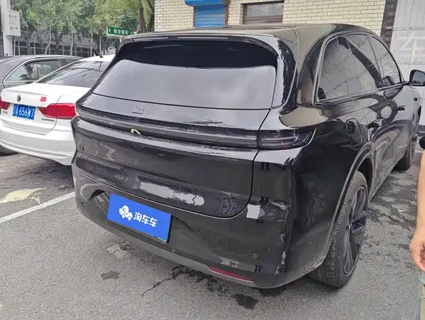 Li Auto L6 2025