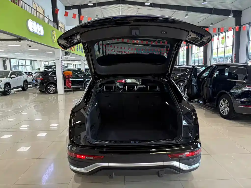 Audi Q5L Sportback 2022 — фото 13