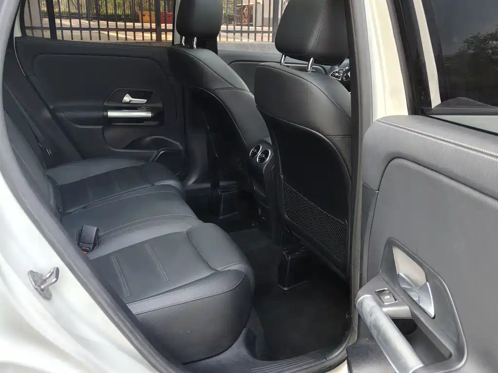 Mercedes-Benz GLA 2021 — фото 16