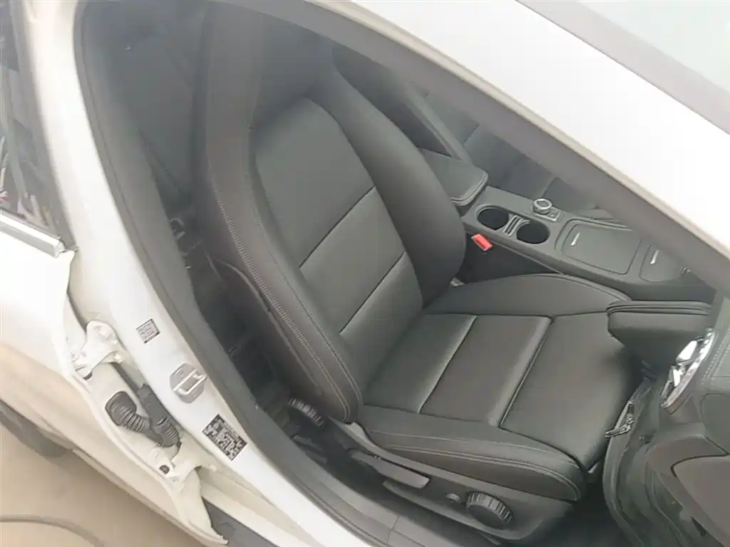 Mercedes-Benz GLA 2016 — фото 25