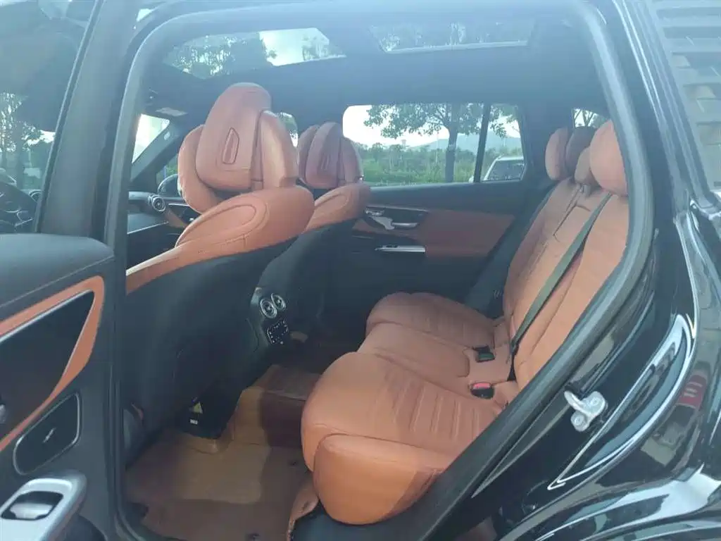 Mercedes-Benz GLC 2025