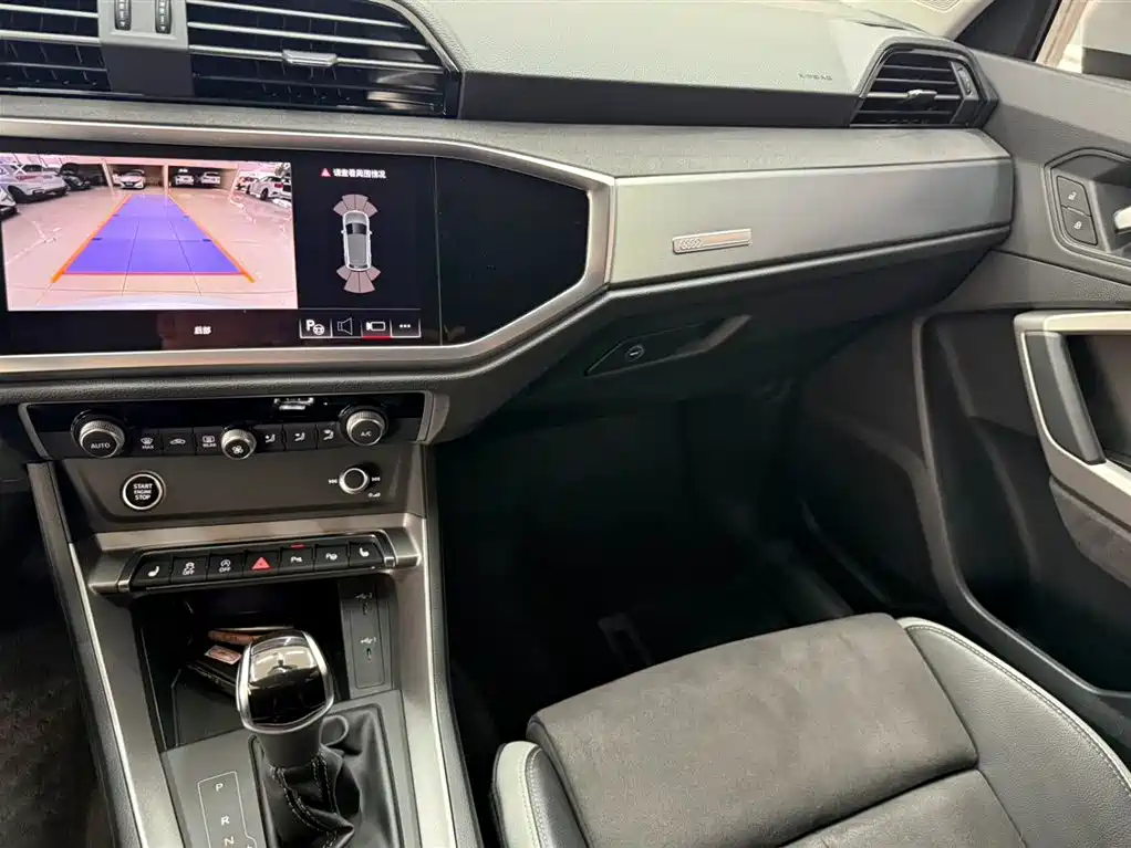 Audi Q3 2023 — фото 12