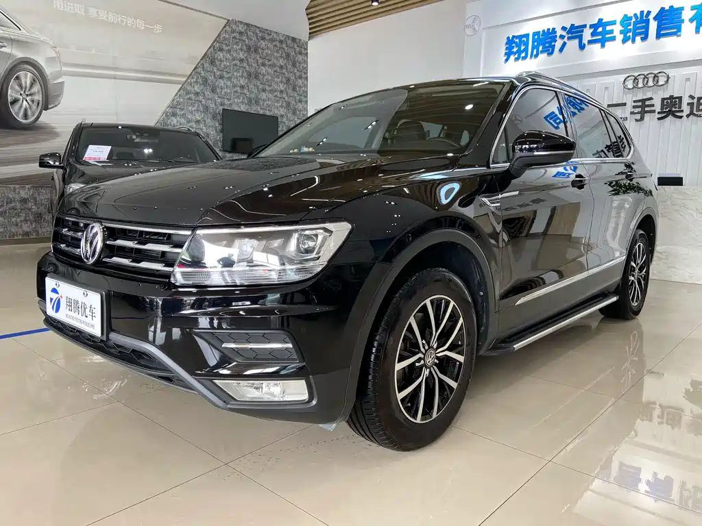 Volkswagen Tiguan L 2019 — фото 1