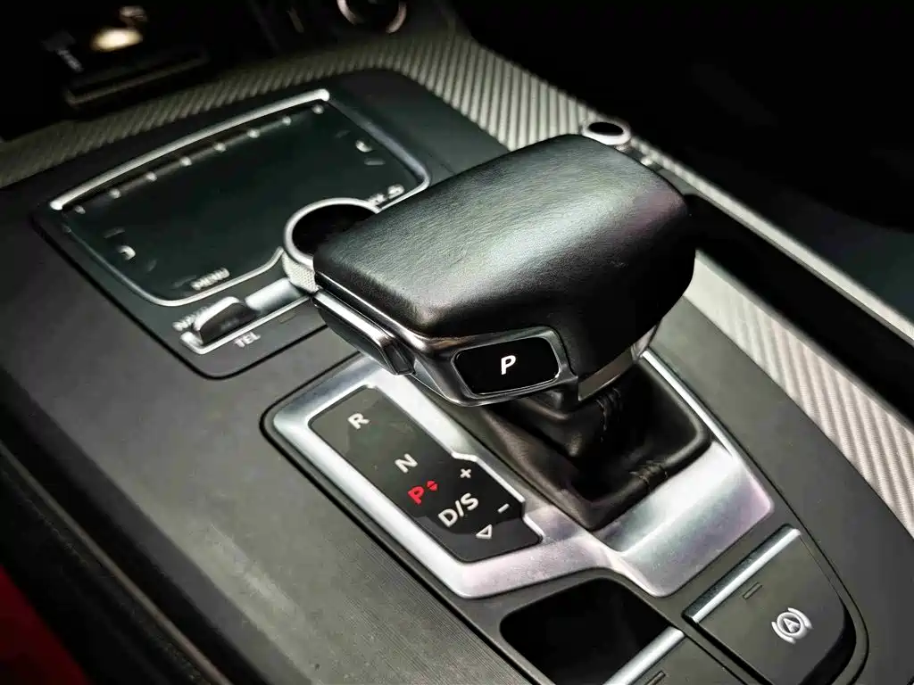 Audi Q5L 2020 — фото 16
