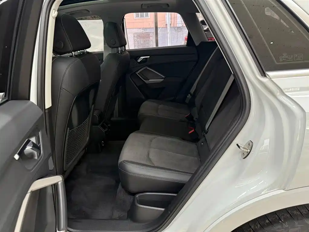 Audi Q3 2023 — фото 18