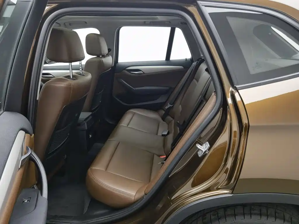 BMW X1 2015 — фото 15