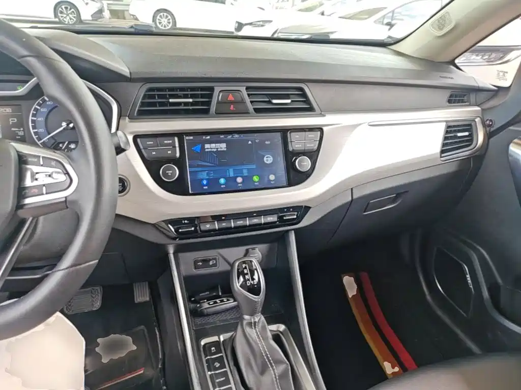Geely Vision X3 2019 — фото 10