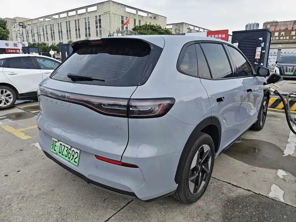 Geely Galaxy E5 2025 — фото 11