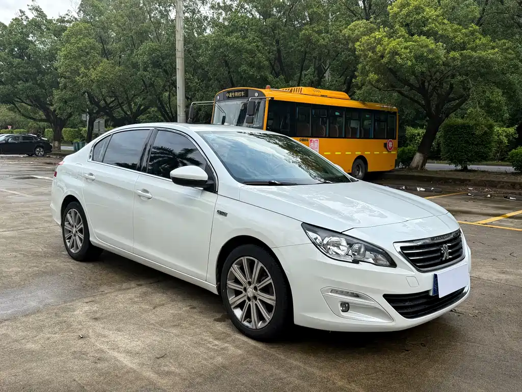 Peugeot 408 2017 — фото 3