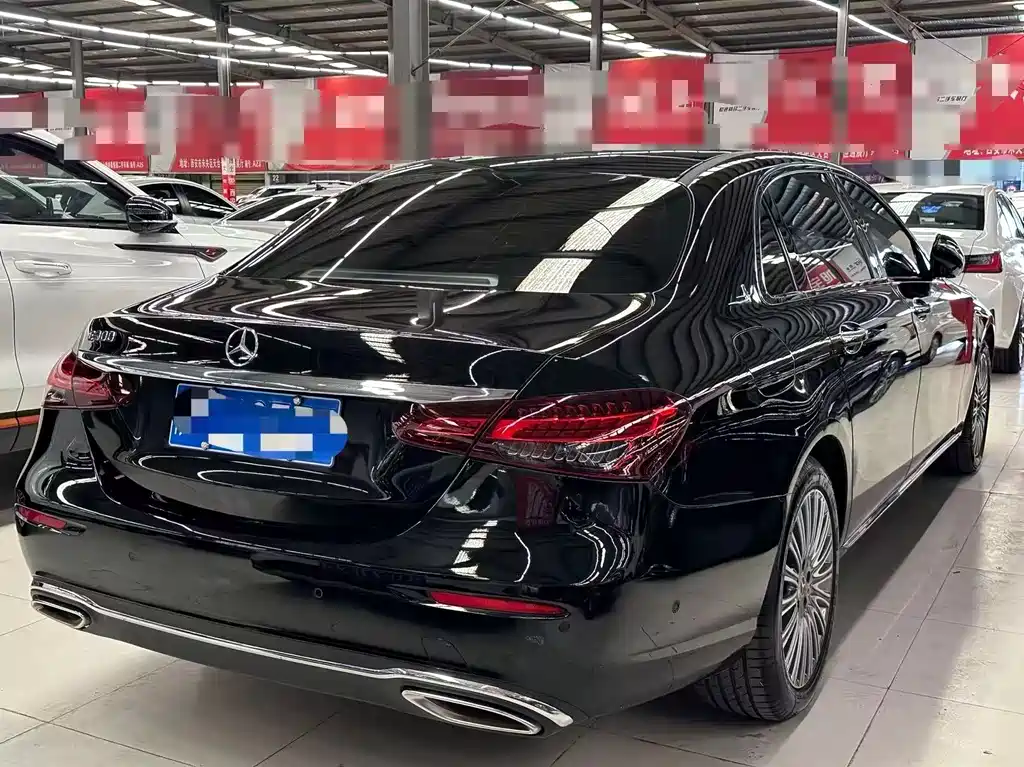 Mercedes-Benz E-Class 2022 — фото 3