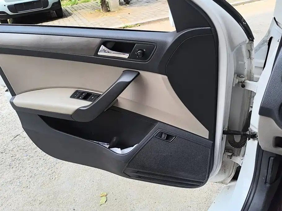 Volkswagen Santana 2014