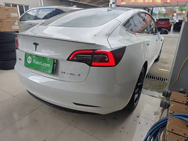 Tesla Model 3 2020