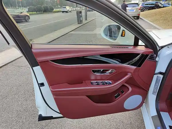 Bentley Flying Spur 2022