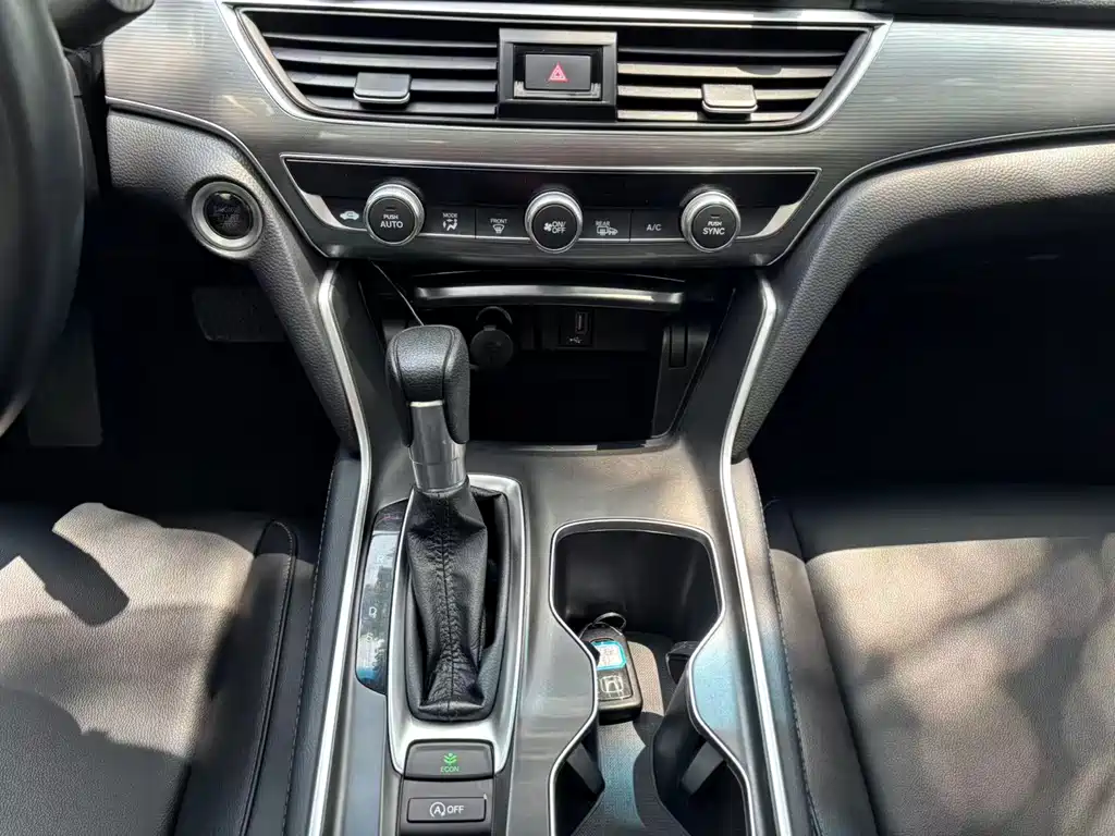 Honda Accord 2019 — фото 12